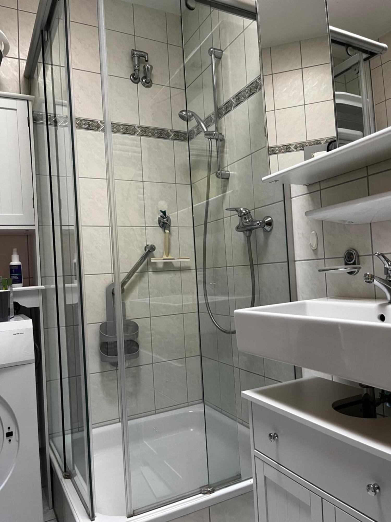 Gemuetliche, Ganze Wohnung In Ruhiger, Zentraler Lage Леверкузен Екстериор снимка